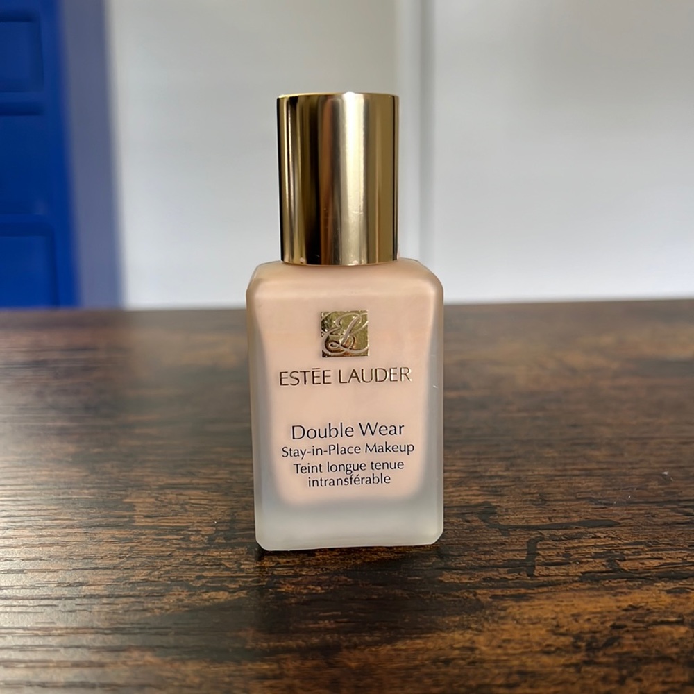 Estee Lauder Double Wear Stay-In-Place Foundation 2N2 Buff